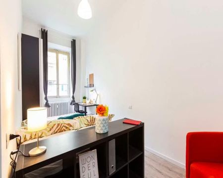 Via Paolo Bassi, Milan, Lombardy 20159 - Photo 4