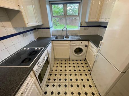 2 bedroom flat to rent - Photo 3