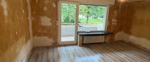 Komplett sanierte 3 Zimmer Wohnung mit Balkon in Duisburg zu vermieten - Photo 1