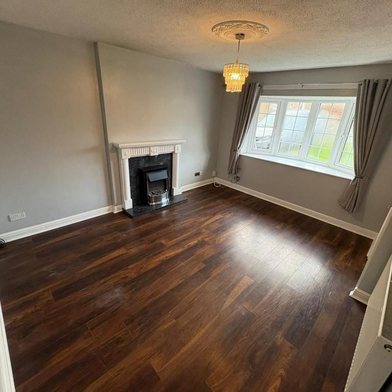 3 bedroom semi-detached house to rent - Photo 1