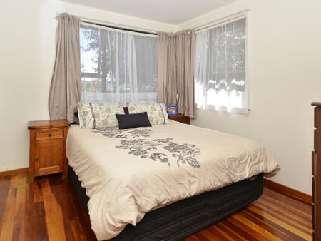 Perfect for a small family - 2 Bedrooms Plus 2 room Utility - Great storage - Photo 5