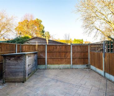 3 bedroom end of terrace house to rent - Photo 3