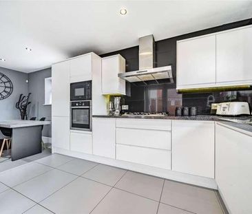 Woking, Surrey, GU21 - Photo 6