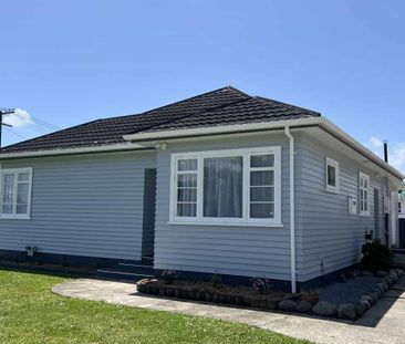 Three Bedrooms on Kings Drive - Photo 1