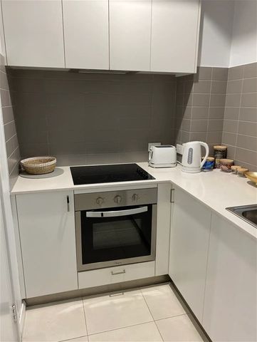 Modern 2 Bedroom Unit available soon, $750/week - Photo 2