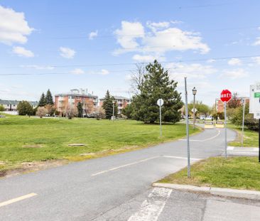 9715 Av. Radisson, #401 - Photo 6