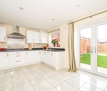 3 bedroom semi-detached house to rent - Photo 5