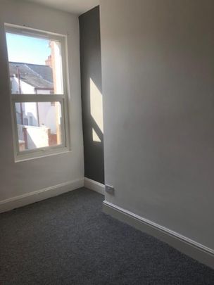 3 Bed End Terrace, Charlotte Road, CH44 - Photo 1