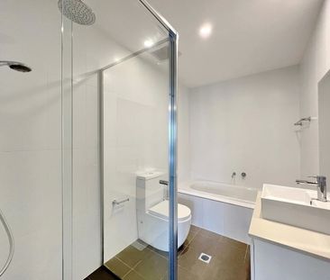 Spacious 1bedroom plus study Apartment in quiet and peaceful location! - Photo 5