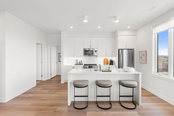 For Lease - 611 WANAKI Road Unit# 302, Manor Park - Cardinal Glen and Area, Ontario - Photo 1