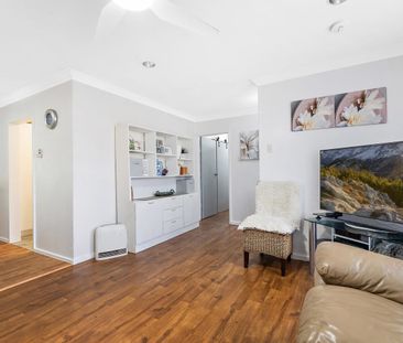 🏠 Massive House Central Location 4 Bed+ 1 Bath + Covered Patio +Amp... - Photo 5