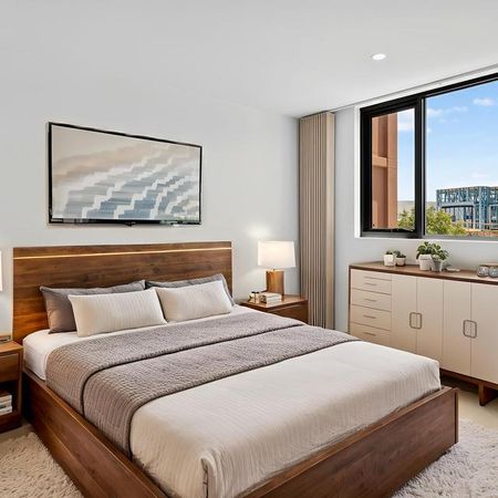 $1,000 per week / $4,000 Bond - Photo 2