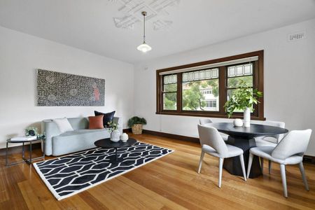 Leafy Residence in Tranquil Location - Photo 3