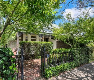 Character Home in Prime Rose Park Location - Photo 3