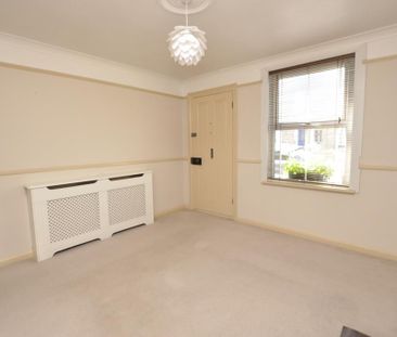 3 bedroom terraced house to rent - Photo 3