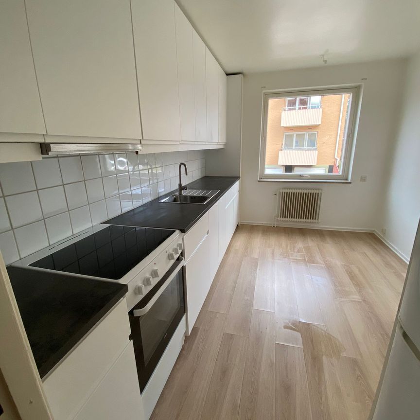 Kristinas väg 25 - Photo 1