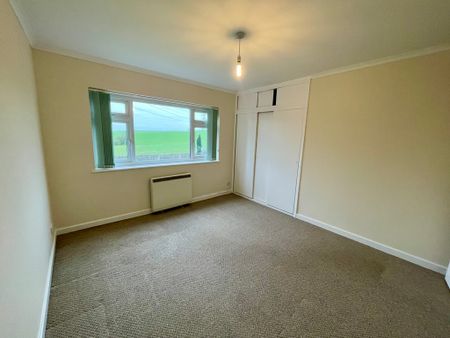 2 bedroom detached bungalow to let - Photo 3