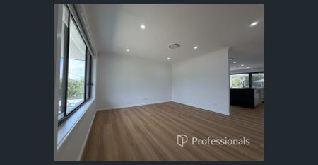 Stylish Renovated Family Home - Photo 5