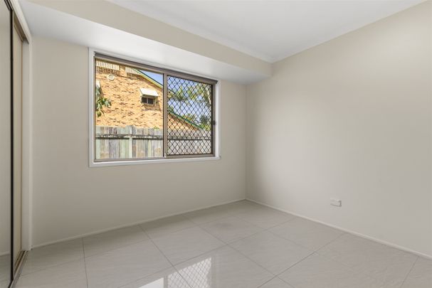 11 Birchley Street, Chapel Hill QLD 4069 - House For Rent - $900 | Domain - Photo 1