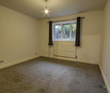 2 bedroom semi-detached bungalow to rent - Photo 2