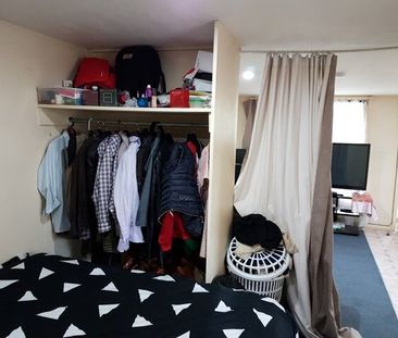 UPPER RICCARTON – 1 BEDROOM FLAT (SLEEPOUT) - Photo 1