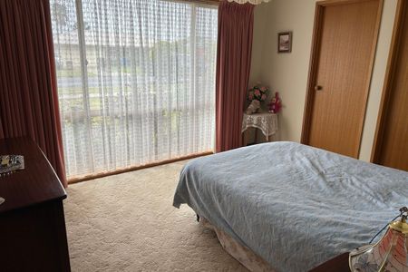 3 BEDROOM- CENTRAL LOCATION - Photo 2