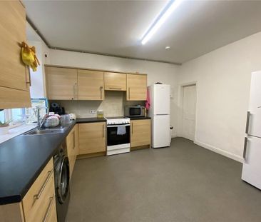 4 bedroom terraced house to rent - Photo 3