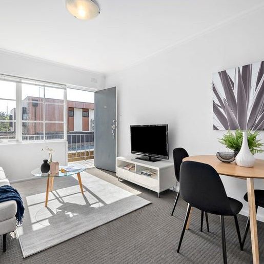 13/125 Kambrook Road, Caulfield North VIC 3161 - Apartment For Rent | Domain - Photo 1
