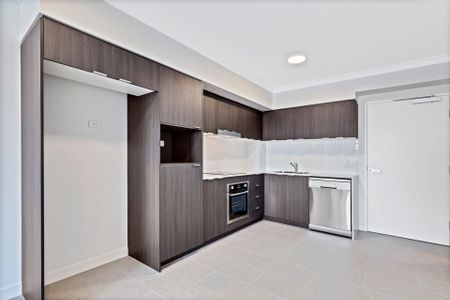 Modern Unit in the Heart of Maroochydore&excl; - Photo 2