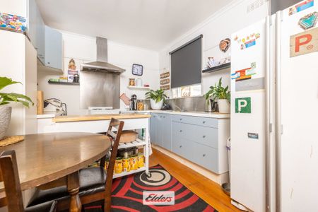 3 BEDROOM COSY HOUSE - Photo 4