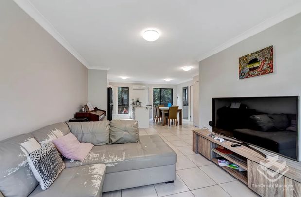 Modern 3-Bedroom Townhouse in a Convenient Dinmore Location - Photo 1