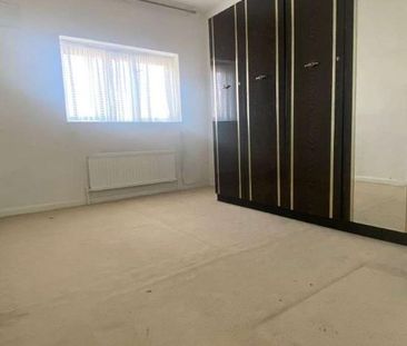 Tudor Crescent, Ilford, IG6 - Photo 3