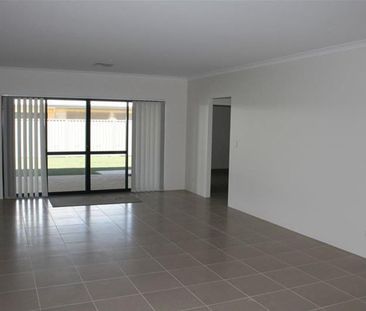 FABULOUS FAMILY HOME WITH SIDE ACCESS - Photo 2