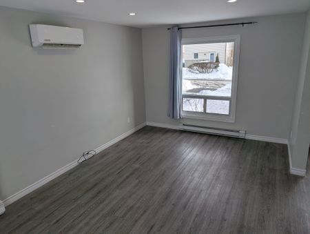 For Lease - 12 Hoskins Square, Brampton, Ontario - Photo 5