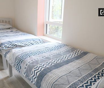 Pretty room to rent in 9-bedroom house in Stoneybatter - Photo 6