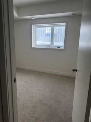 For Lease - 16 Melbourne Avenue, St. Catharines, Ontario - Photo 1