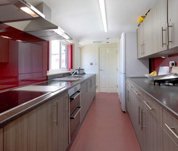 1 bedroom in a house share to rent - Photo 6