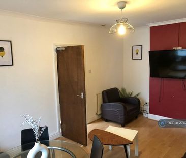 1 bedroom in a house share to rent - Photo 4