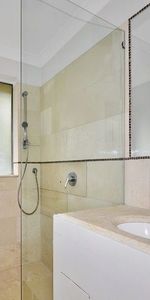 Light Filled Open Plan Living - Photo 4