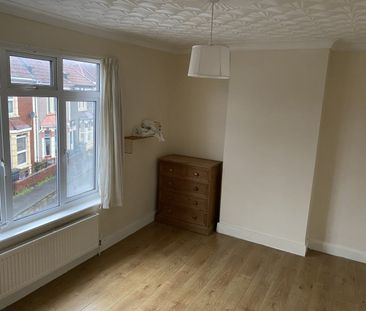 3 Bed Semi-Detached House, Tintern Avenue, BS5 - Photo 2