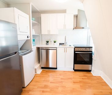 **NEWLY RENOVATED** 1 BEDROOM UPPER UNIT IN WELLAND!! - Photo 6