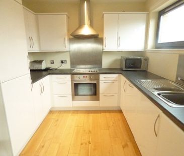 White Cart Court, SHAWLANDS - Photo 3