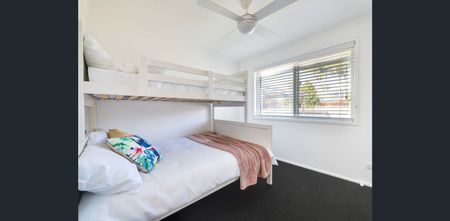 25 Weathery Avenue, Mermaid Waters QLD 4218 - House For Rent | Domain - Photo 5