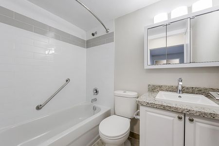 The Lamplighter - Photo 3