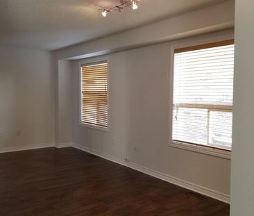 For Lease - 38 Lang Drive Unit# upper unit, Barrie, Ontario - Photo 3