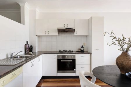 Elevated Inner-Sydney Apartment with Views & Parking - Photo 5