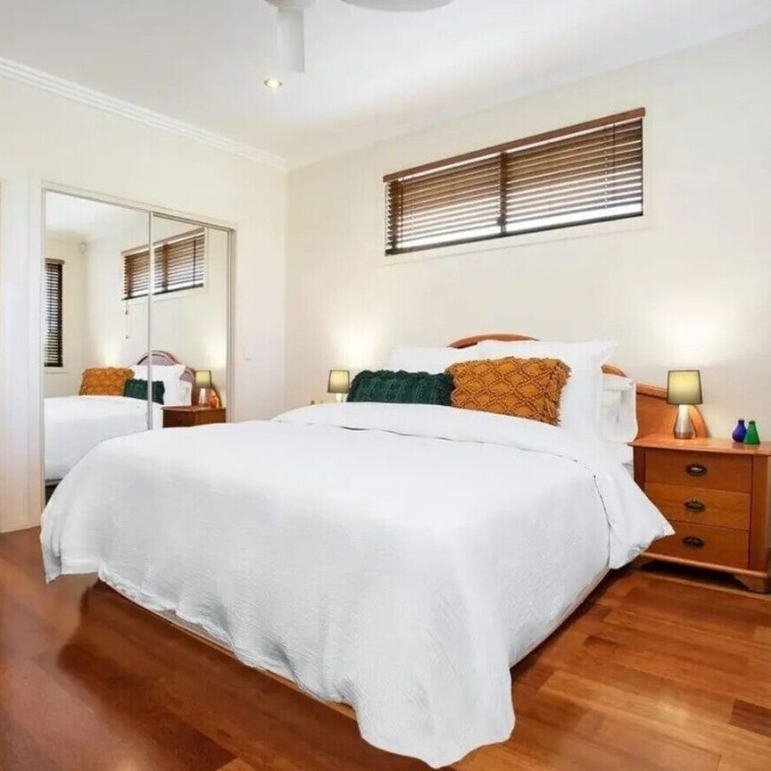 Hope Island - Photo 1