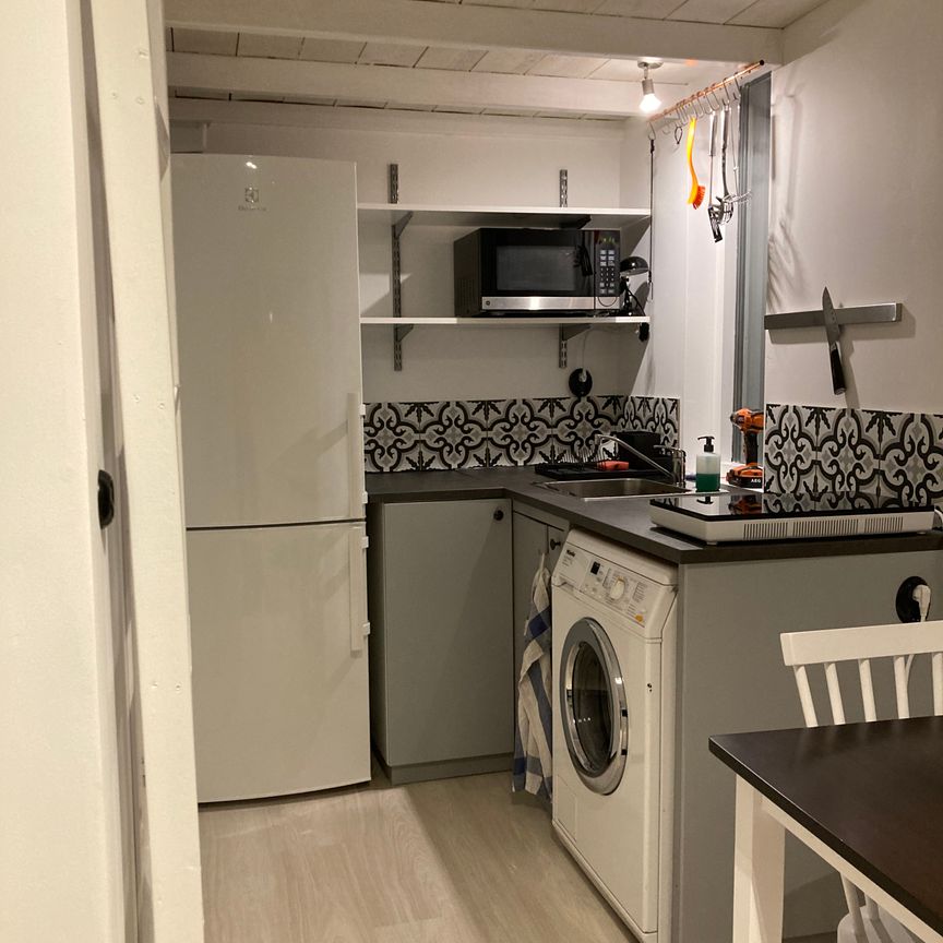 Midvintervägen, Skogås - Foto 1