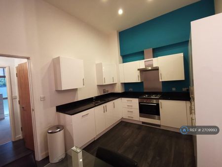 2 bedroom flat to rent - Photo 5