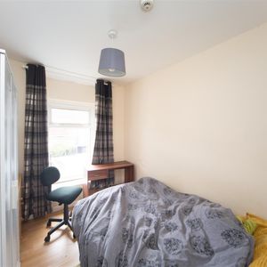 Room For Rent Raymond Terrace, Pontypridd - Photo 2